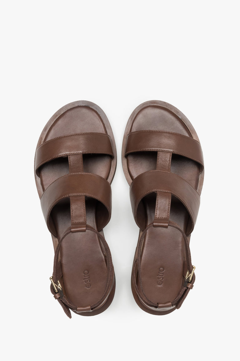 Estro chocolate brown sandals made of soft natural leather with a breathable interior.