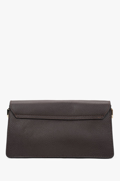 Discover the Estro Women's Saddle Brown Shoulder Bag.