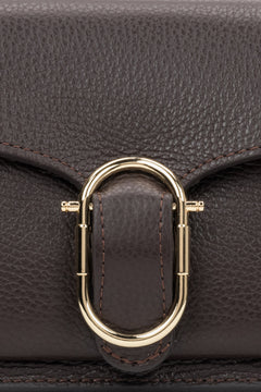 A Women's Small Saddle Brown Shoulder Bag Handmade in Italy.