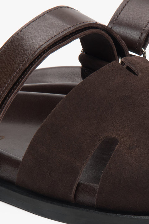 Estro women's slide sandals in saddle brown feature a sophisticated combination of leather and velour - details.