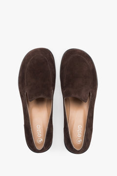 Classic women's loafers in dark brown velour.