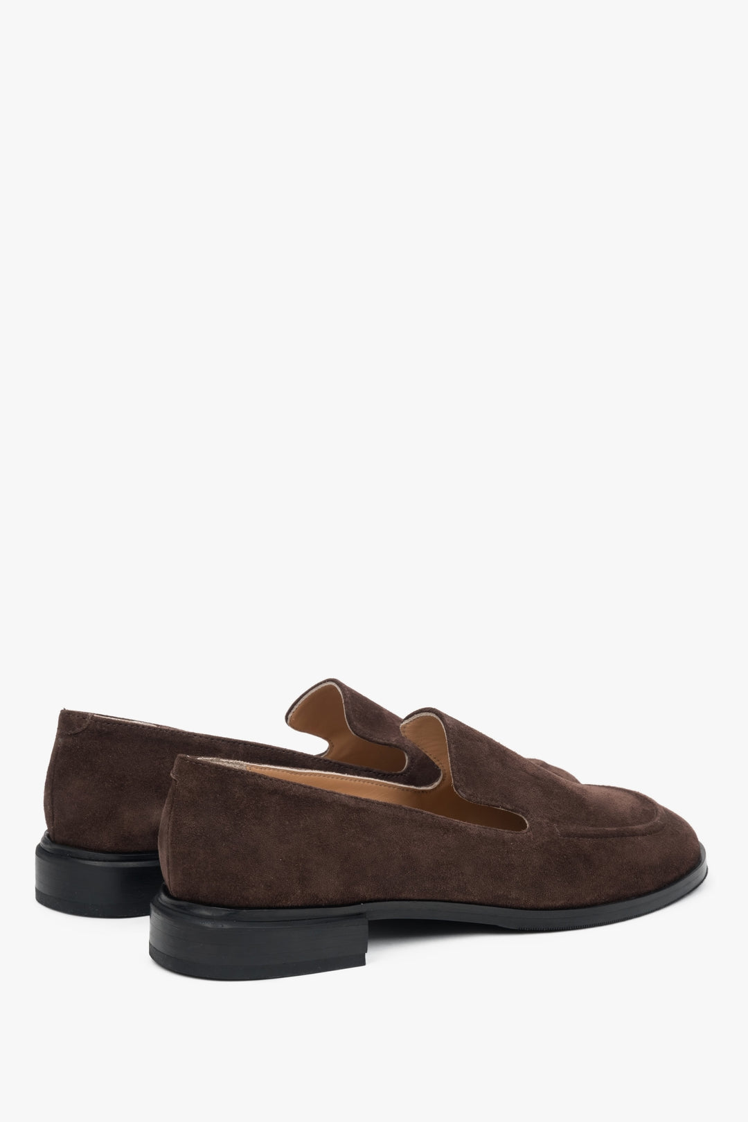 Women's Estro loafers in dark brown premium velour.