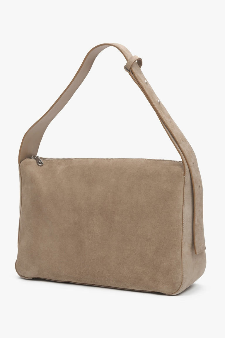 Messenger bag for women in sand beige, made of premium Italian leather by Estro.