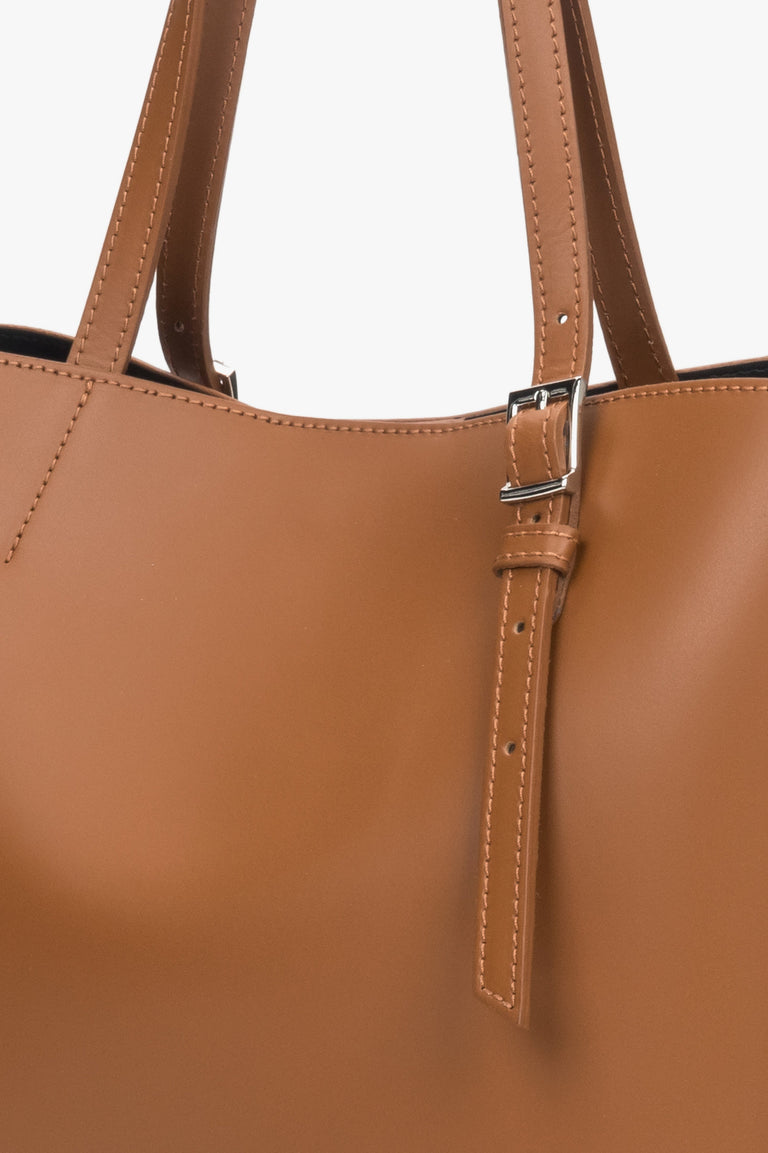 Estro women's brown shopper bag made of high-quality genuine Italian leather.