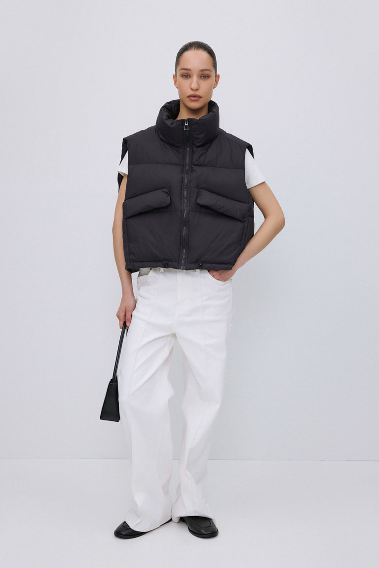 Women's Short Black Puffer Vest with Zipper & Down Filling Estro ER00119639.