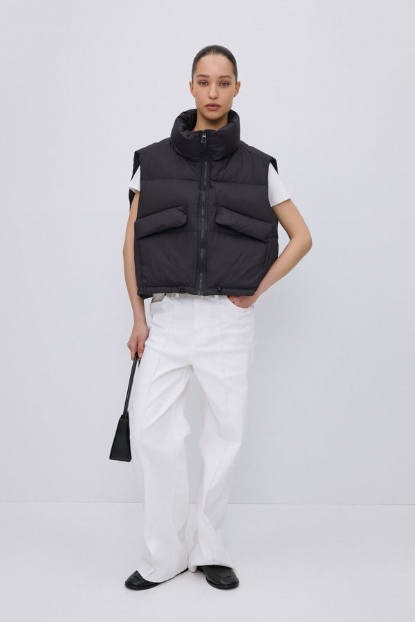 Women's Short Black Puffer Vest with Zipper & Down Filling Estro ER00119639.