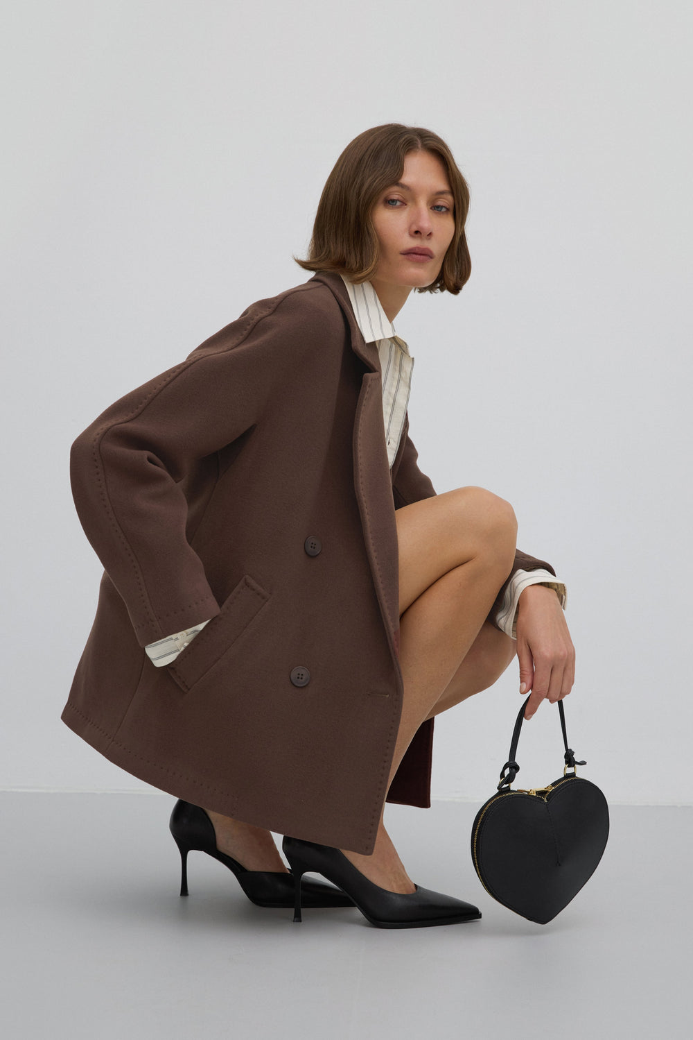 Women's Short Double-Breasted Wool Coat in Brown Estro ER00118640.
