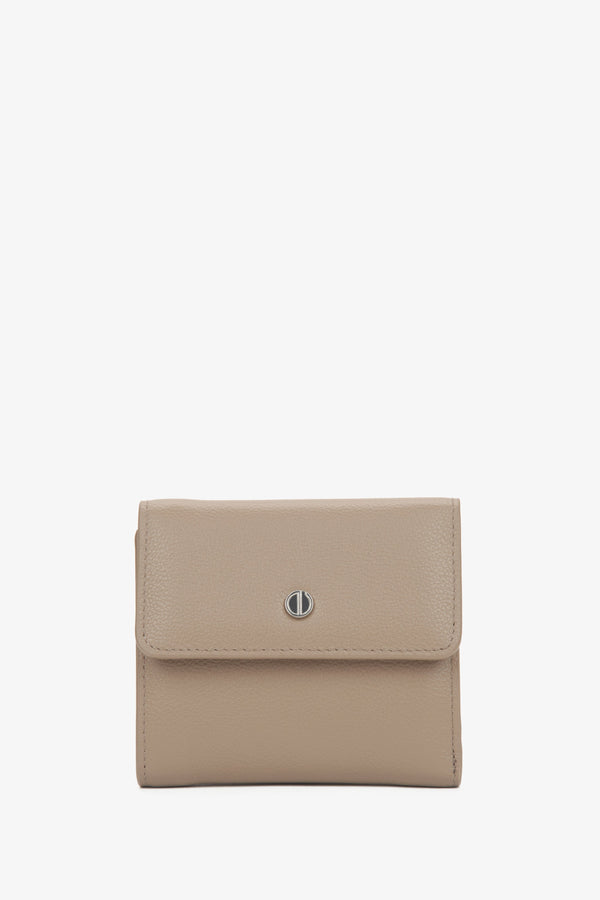 Women's small beige leather tri-fold wallet by Estro.