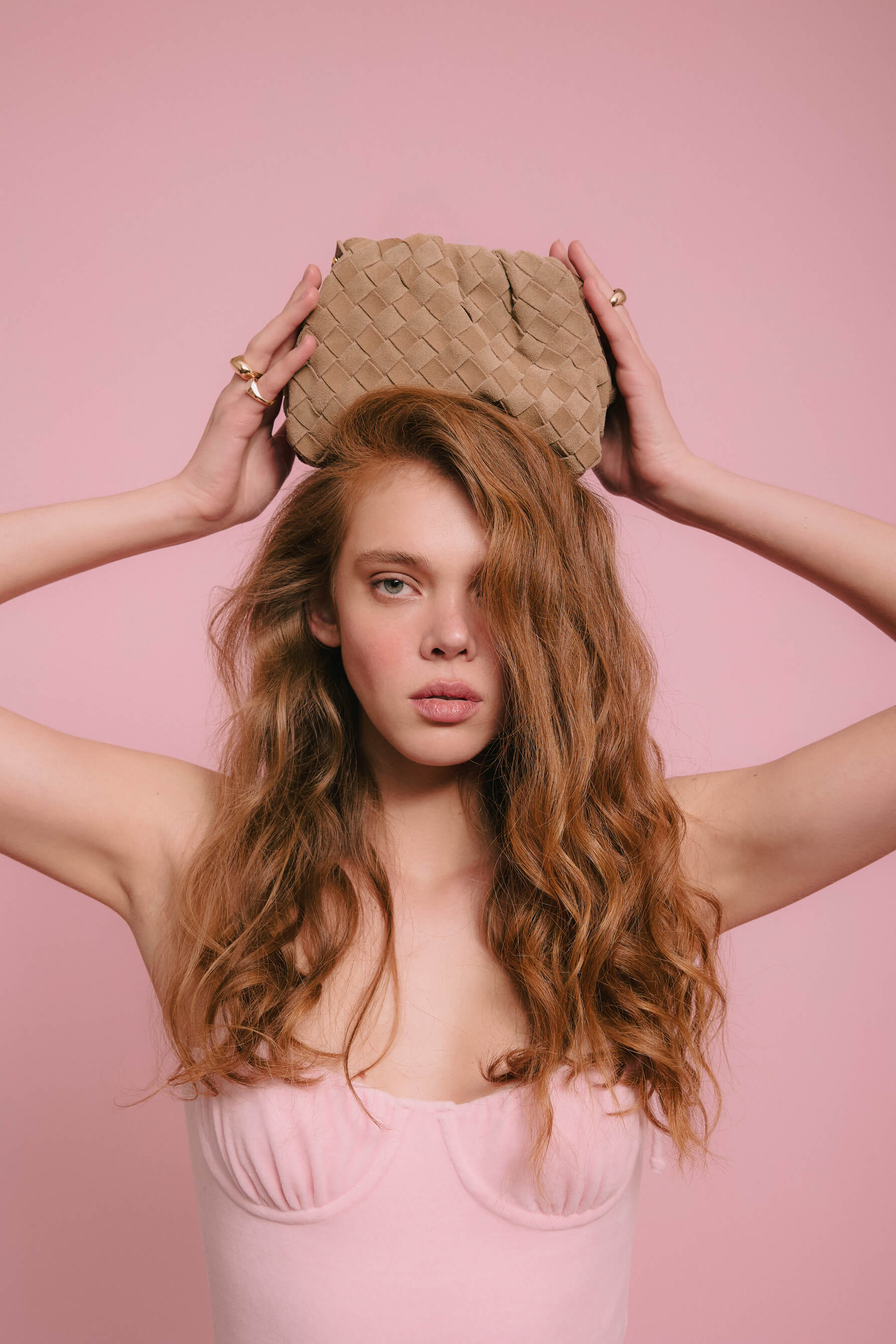 Women's Small Beige Pouch Bag in Genuine Velour Estro ER00118998.