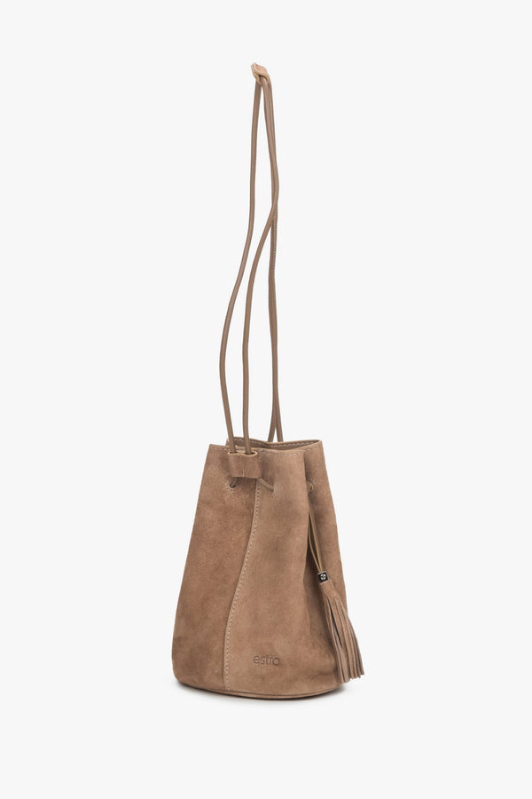 Women's handbag, small, beige, featuring a drawstring closure, made of natural velour from Estro.