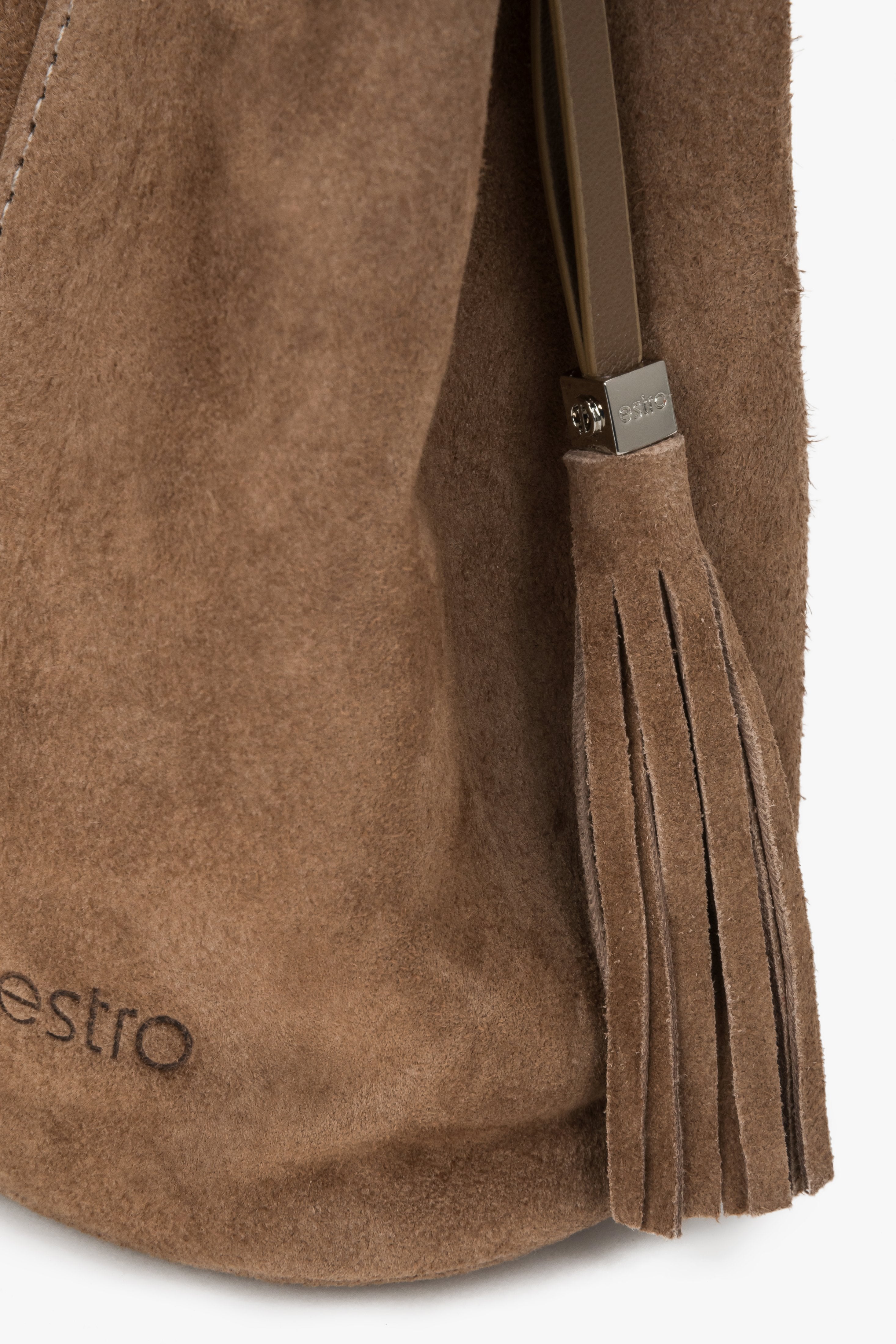 Beige women's handbag by Estro, small size, with a drawstring closure, crafted in natural velour.