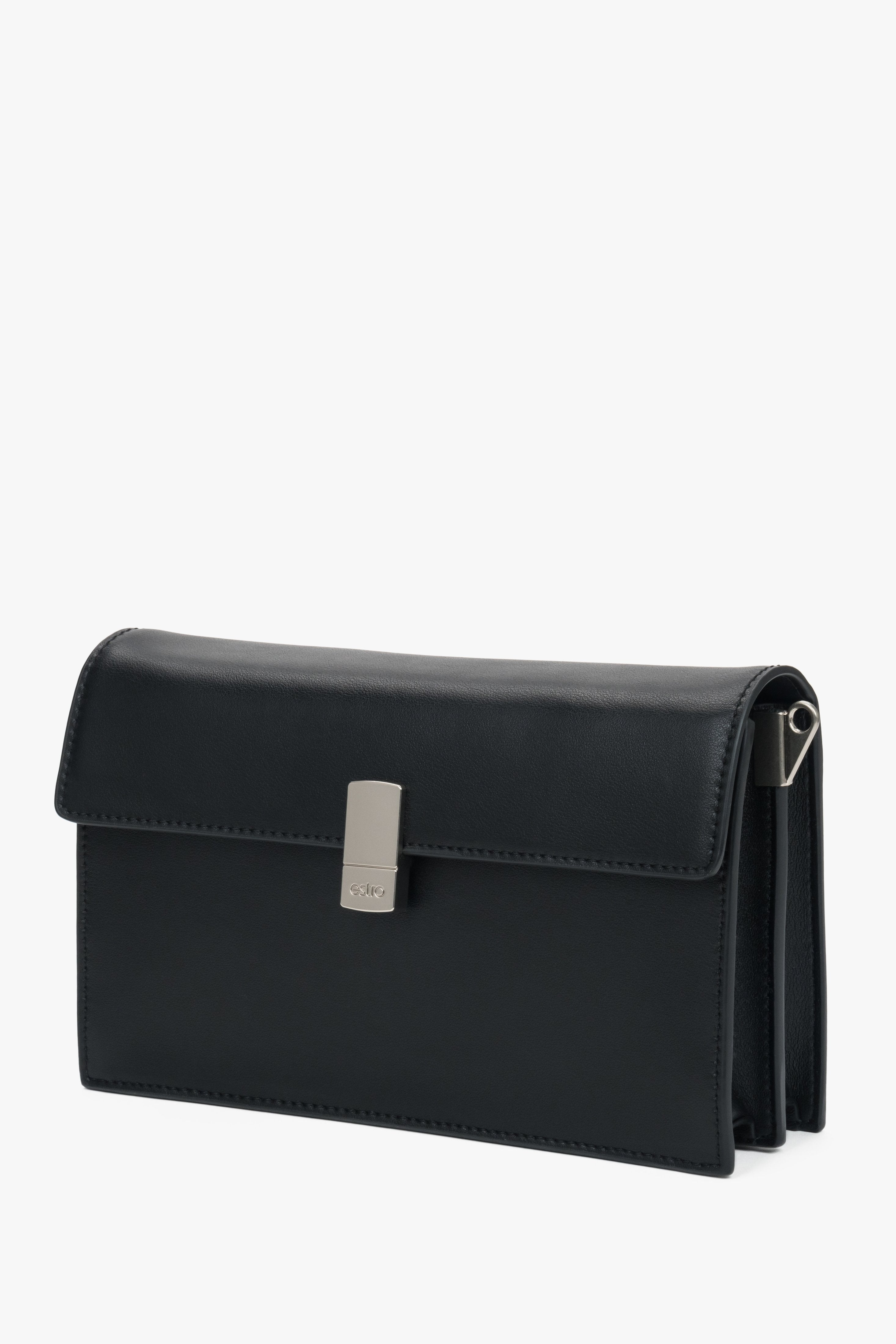 Women’s compact black crossbody bag in leather with elegant silver accents, Estro.