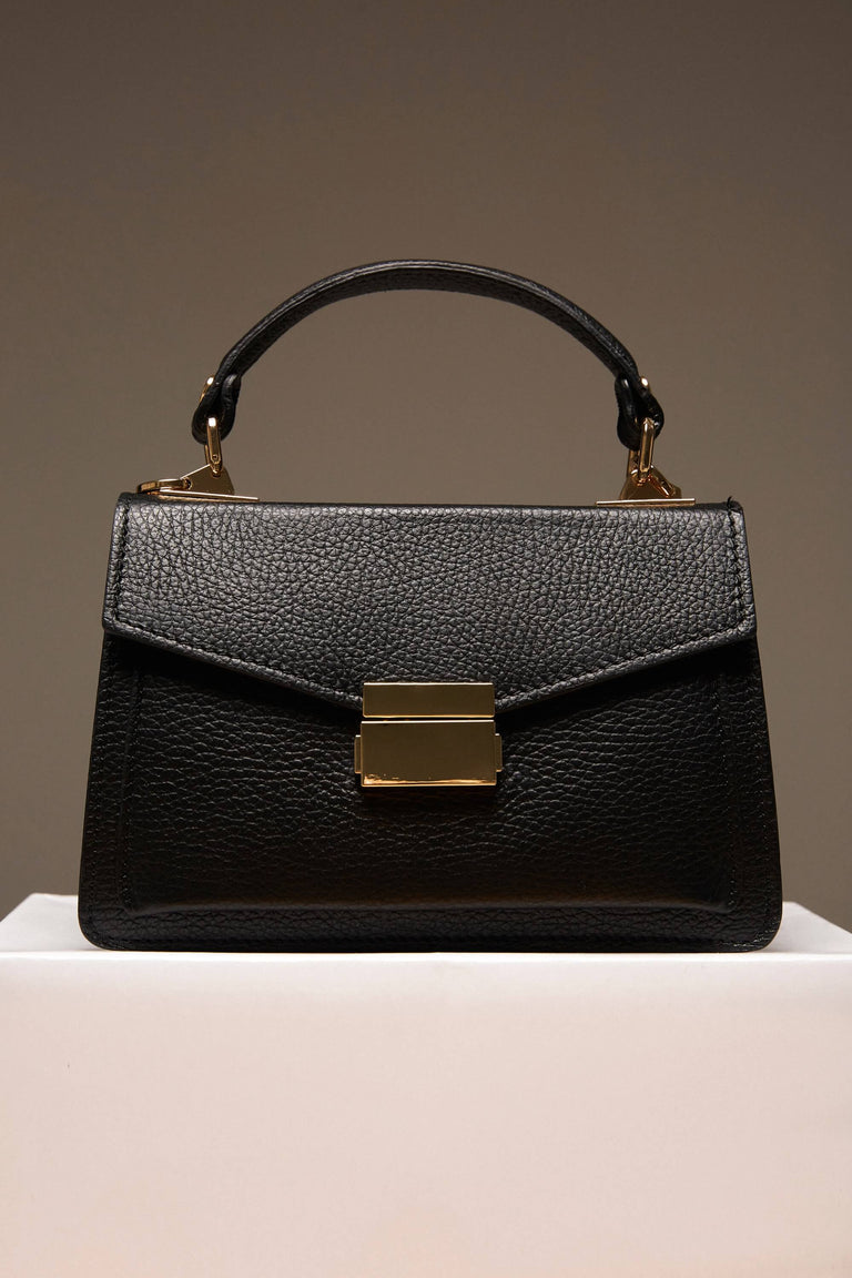Women's Small Black Satchel Handbag made of Premium Italian Genuine Leather Estro ER00115563.