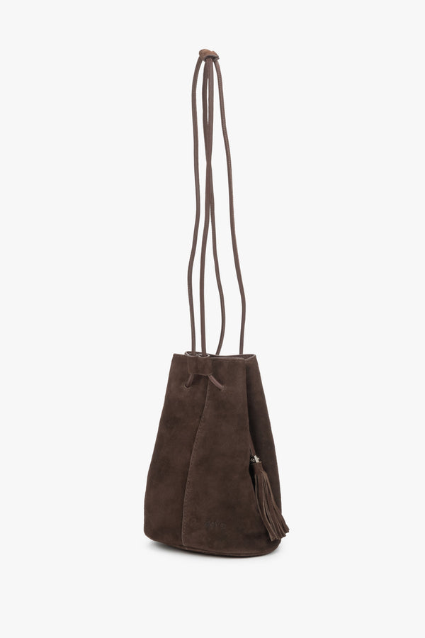 Estro - small brown drawstring handbag for women, crafted from natural velour.