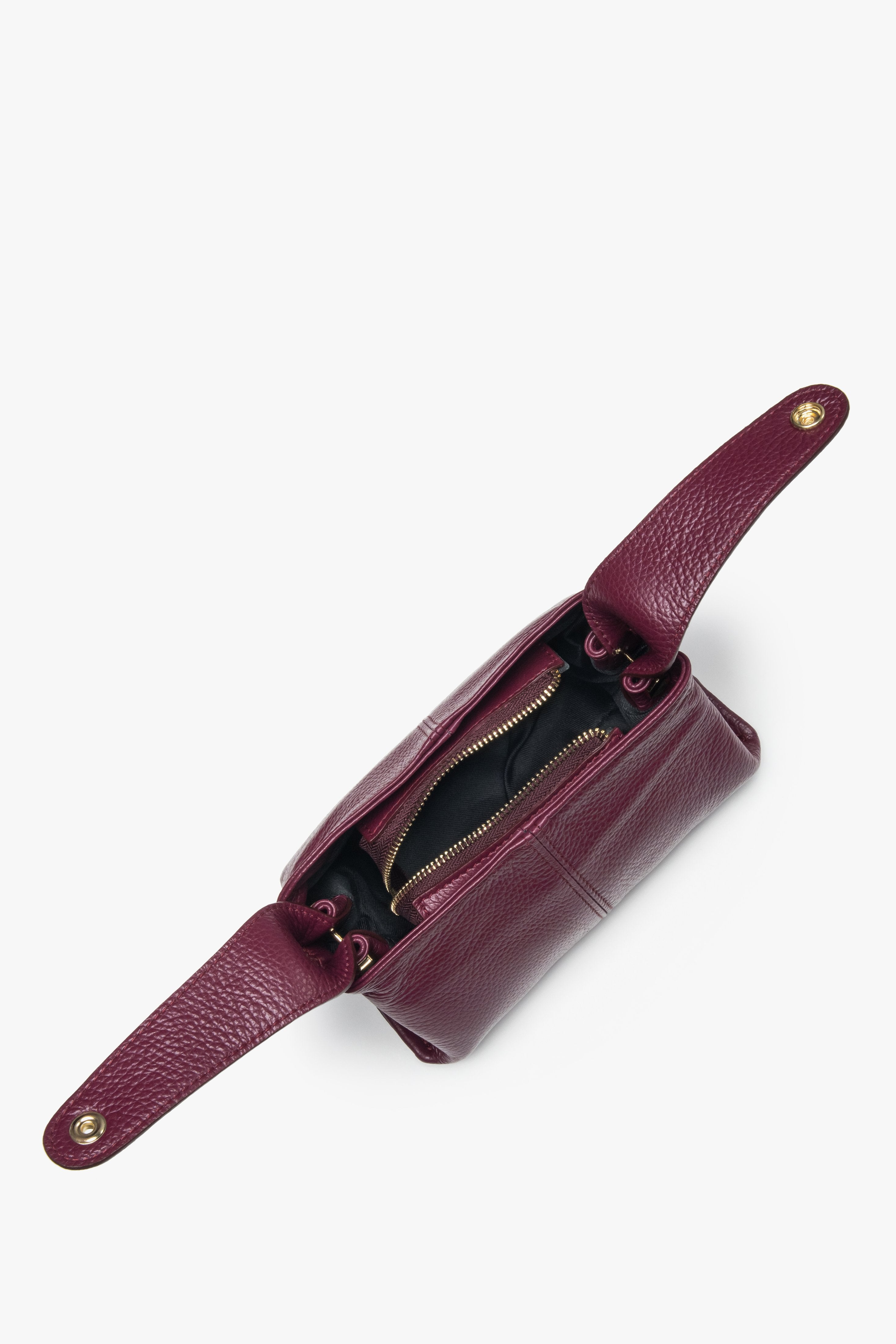 Small burgundy Estro women’s handbag crafted from Premium Italian genuine leather.