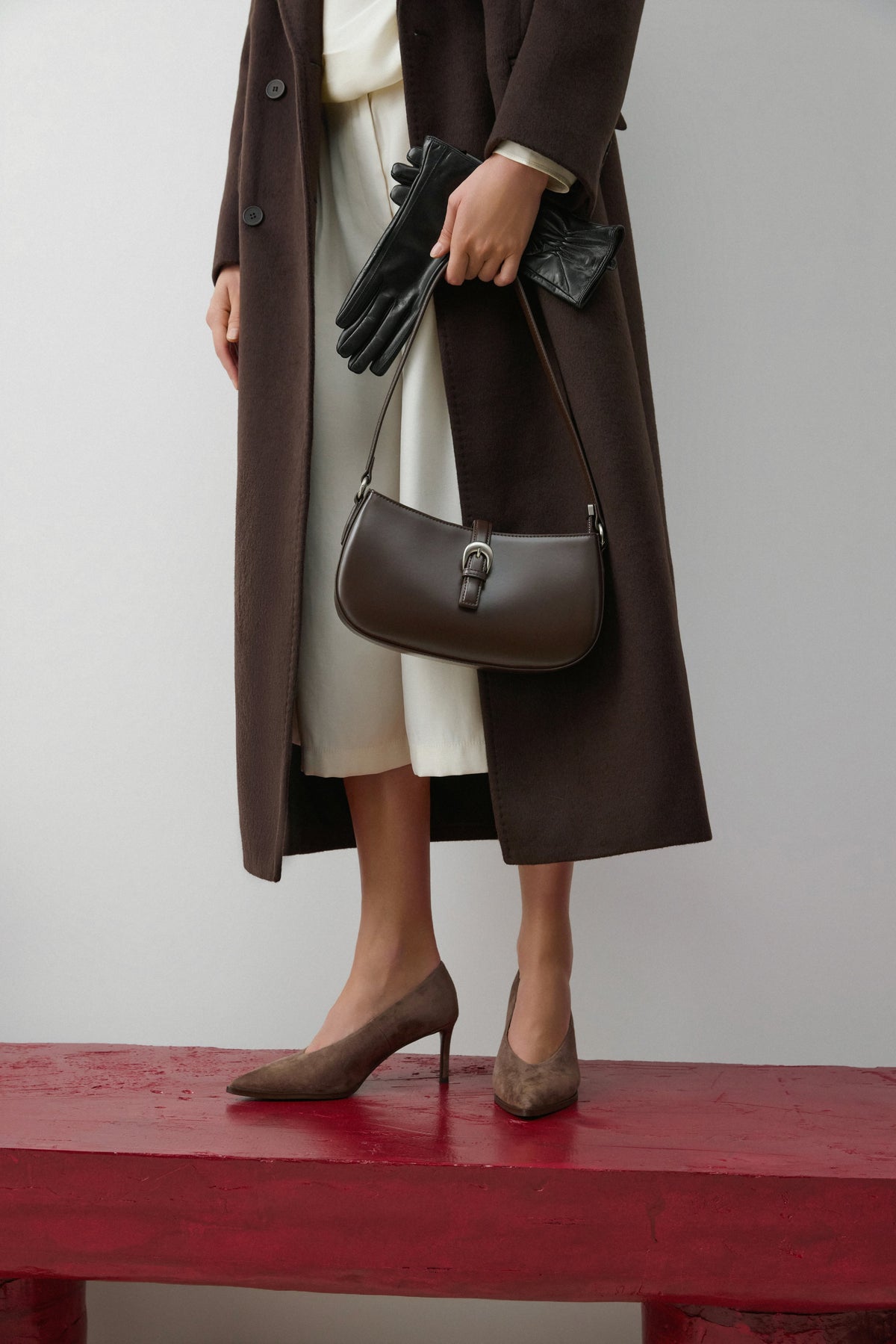 Women's small dark brown genuine leather shoulder bag Estro.