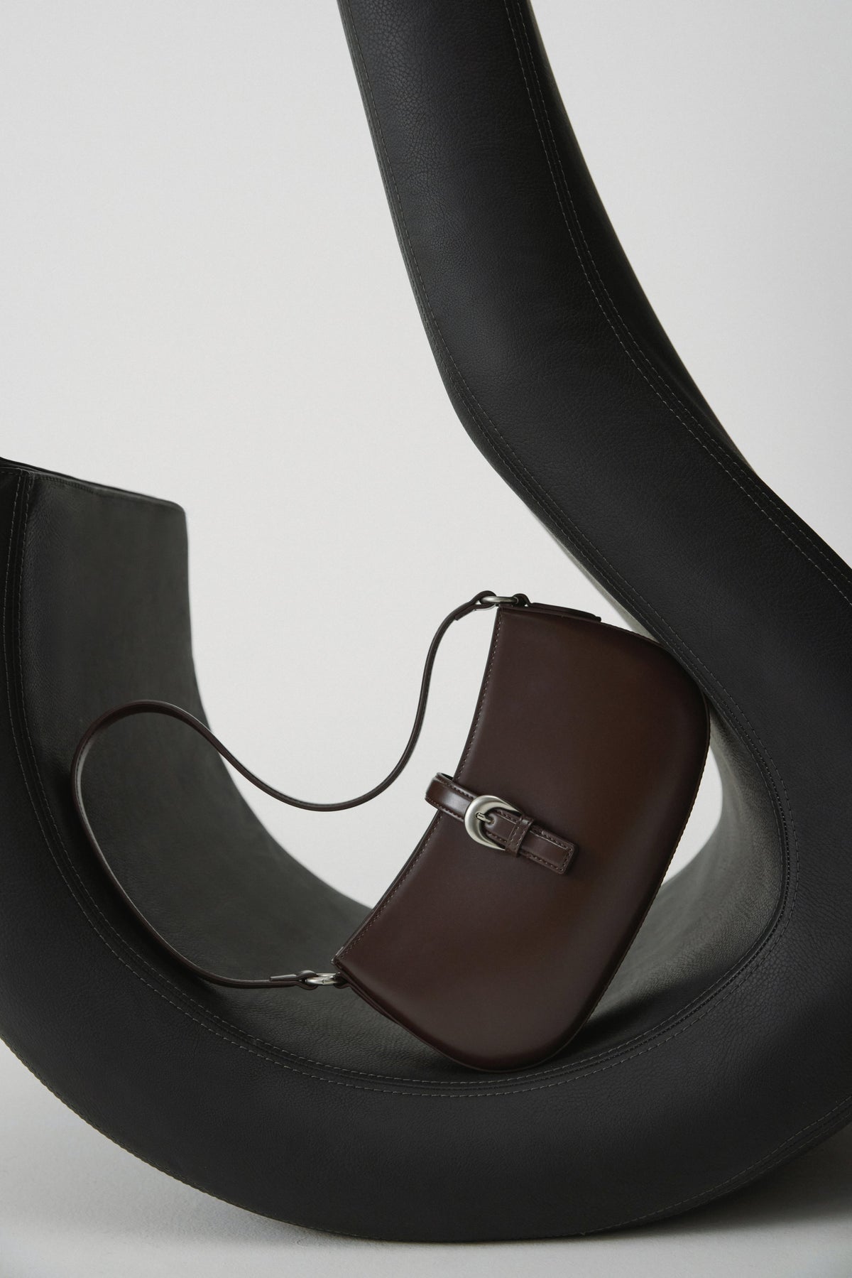 Women's small dark brown genuine leather shoulder bag Estro.