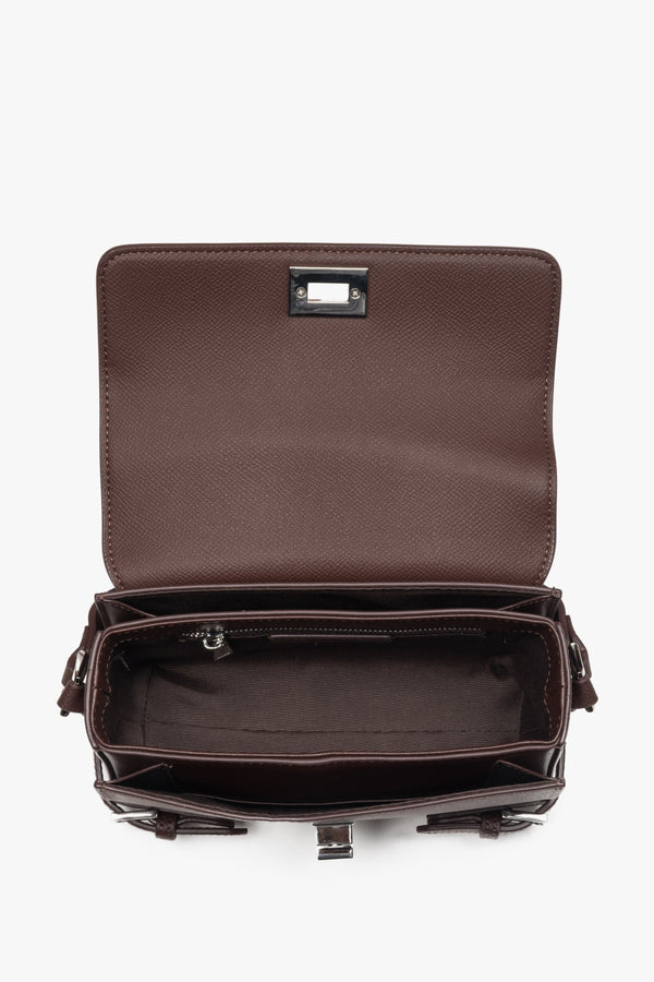 Small dark brown women’s shoulder bag made of genuine leather, Estro.