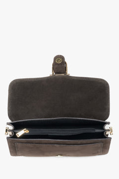 Dark brown shoulder bag by Estro, made of soft velour.