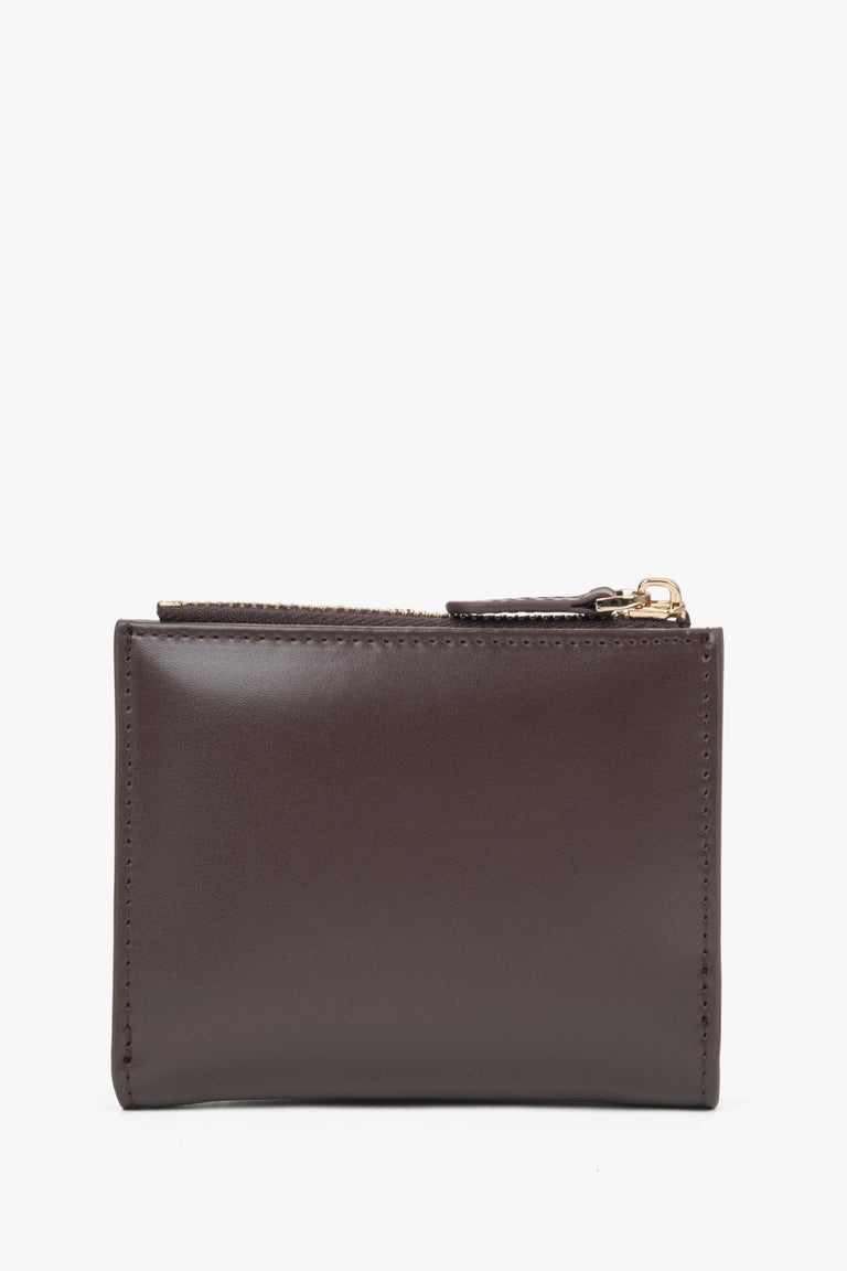 Made of genuine leather, small dark brown women’s wallet Estro.