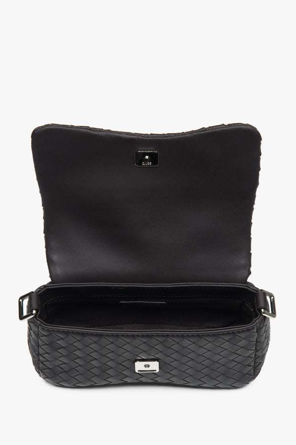 Women’s small dark brown shoulder bag made of woven genuine leather by Estro.
