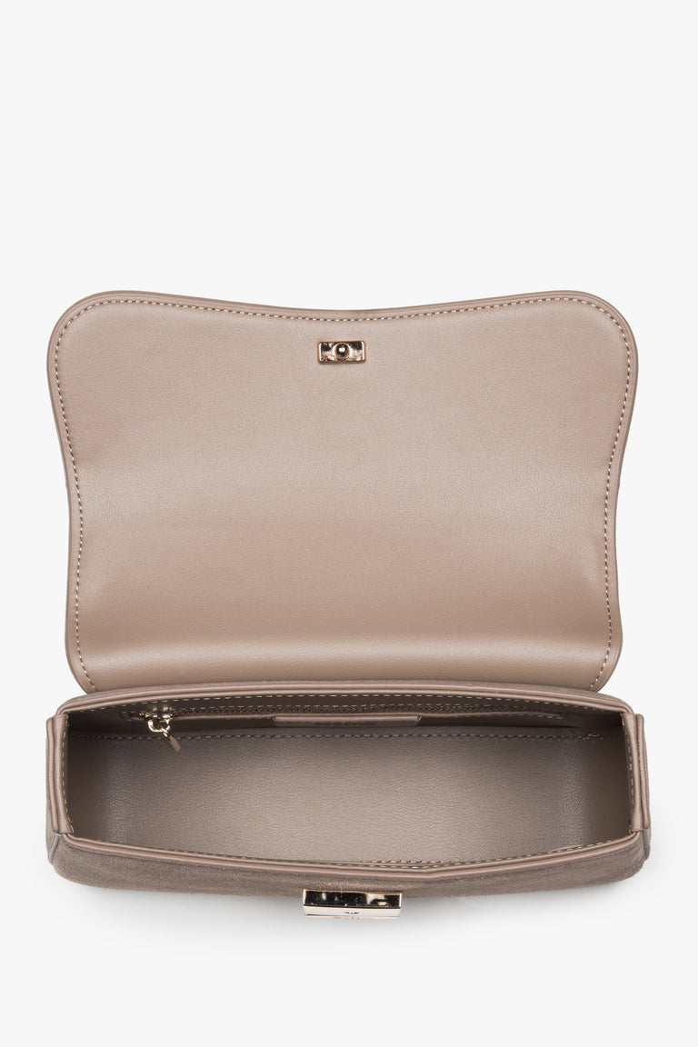 Women’s small light brown satchel handbag made of genuine velour by Estro.