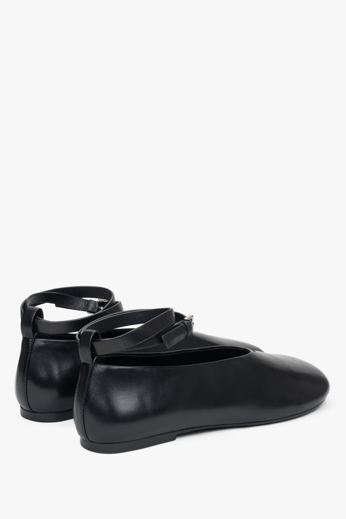 Elegant black ballerina flats with ankle strap in soft leather Estro.