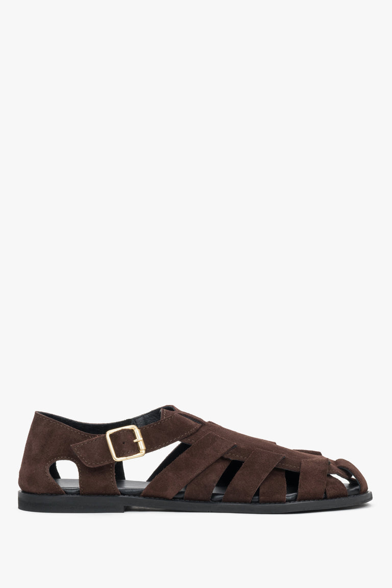 Soft dark brown fisherman-style sandals made of natural velour.