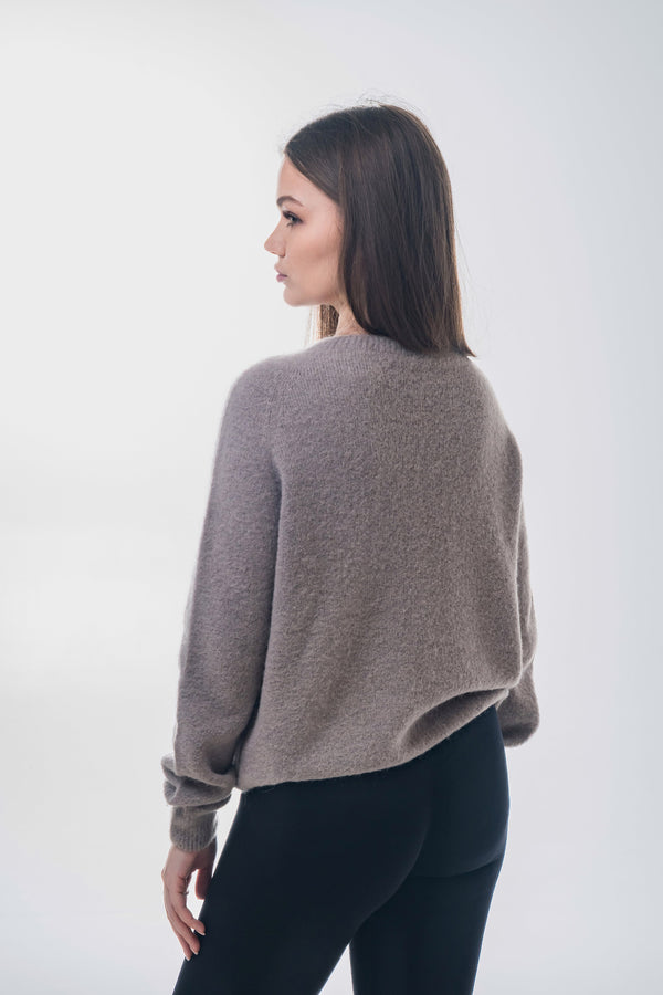 Women’s sweater, taupe, with an alpaca wool blend, Estro.
