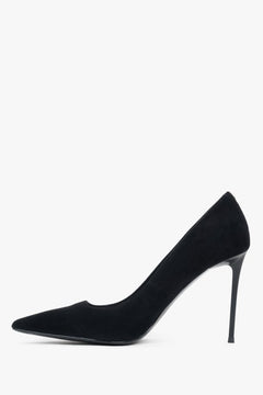 Black velour women's pumps on a high heel by Estro.