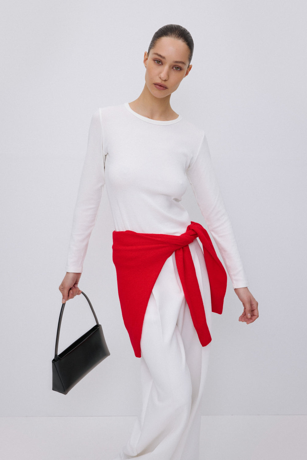 Women's ClothingWomen's White Basic Longsleeve Top made of Soft Cotton Estro ER00119657.