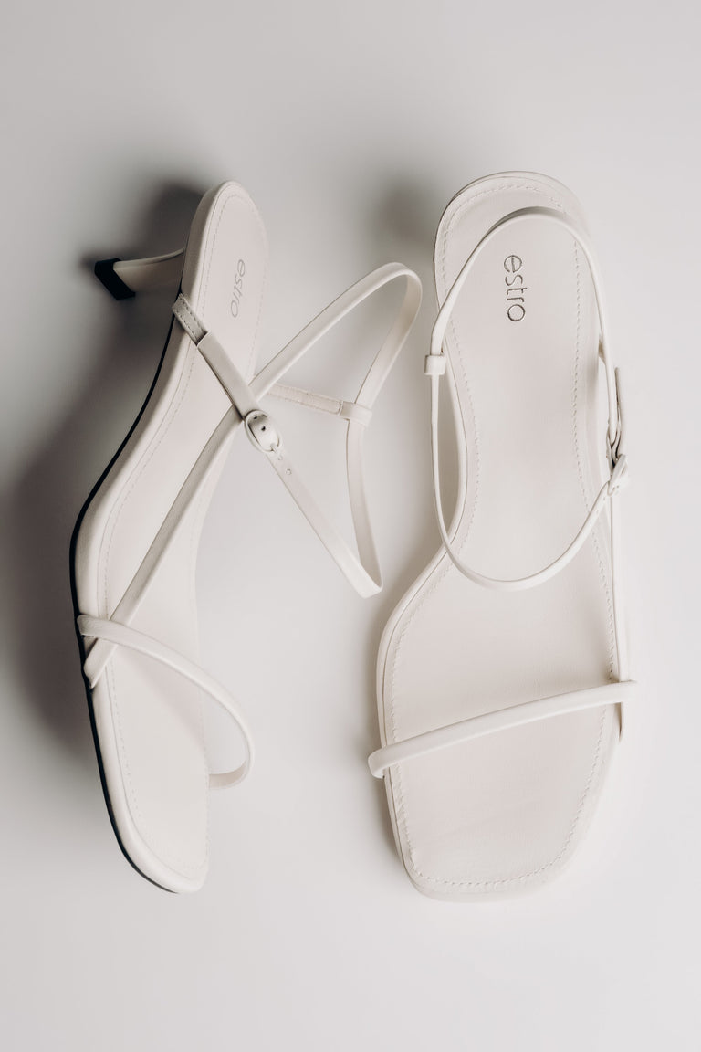 Women’s White Leather Low-Heeled Sandals with Thin Straps Estro ER00119295.