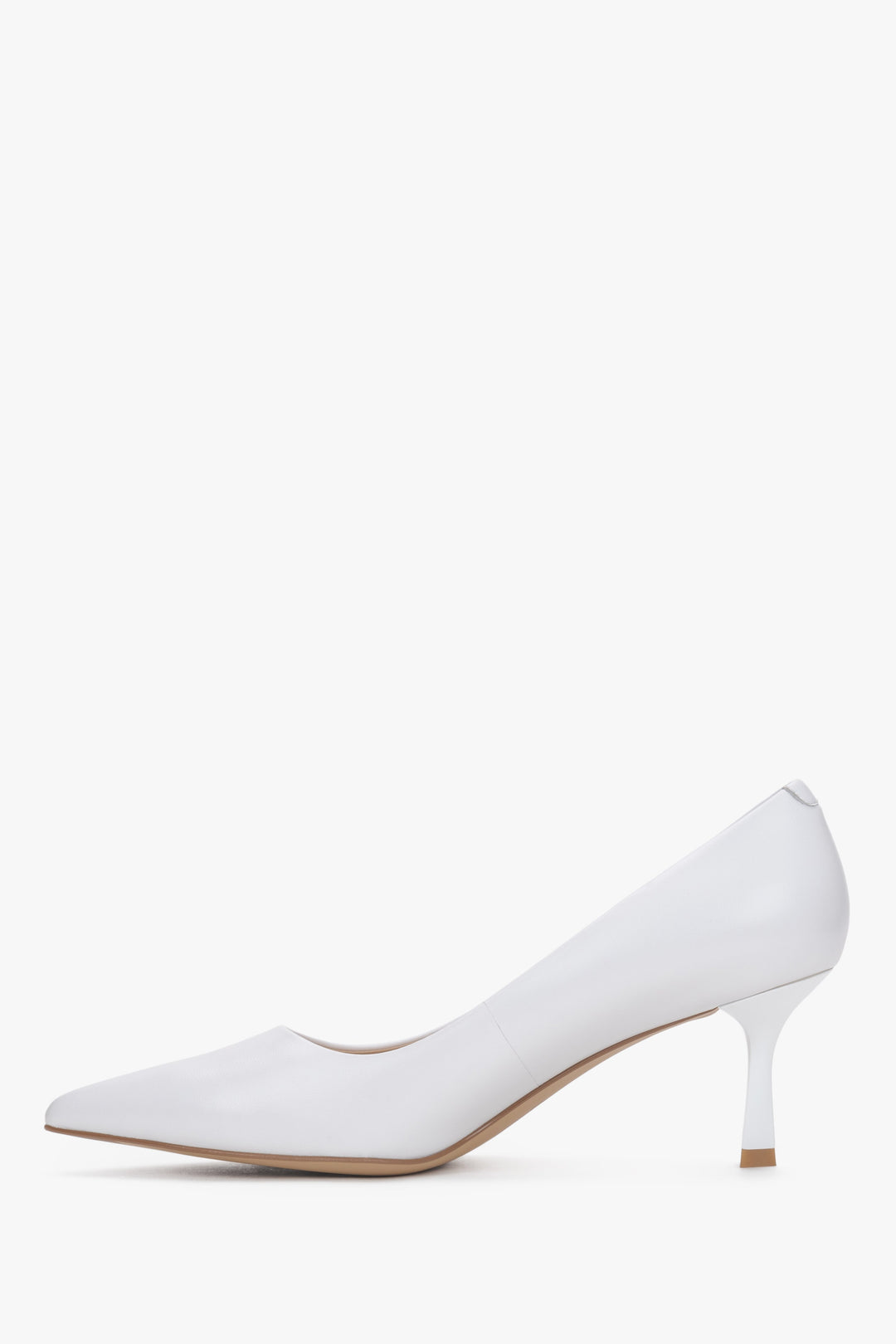 Side profile of white leather and pointed-toe design.