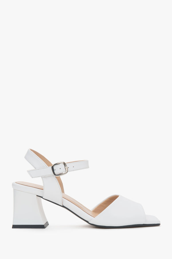 Women’s White Leather Sandals with Stable Block Heel and Adjustable Buckle Estro ER00117668.