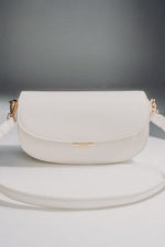 Women's White Genuine Leather Shoulder Bag in Saddle Shape Estro ER00117256.