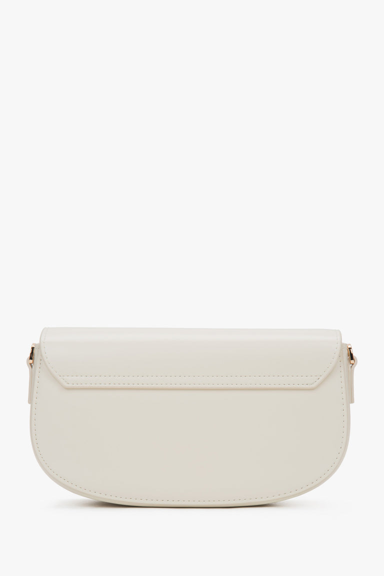 White women's saddle shoulder bag made of genuine leather.