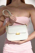 Women’s White Leather Shoulder Bag with Gold Hardware Estro ER00117103.