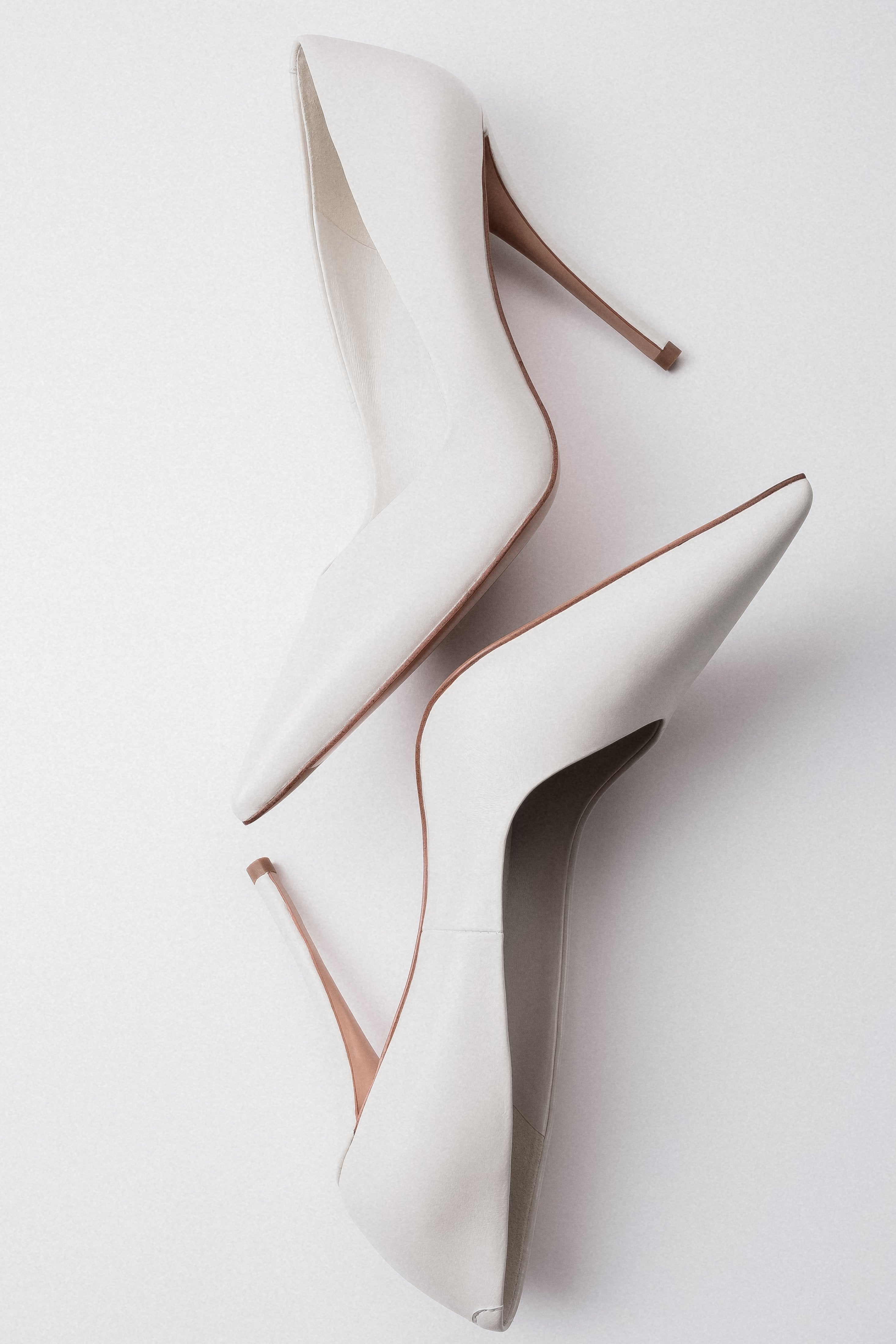 Women's White Leather Stiletto High Heels with Pointed Toe Estro ER00119251.