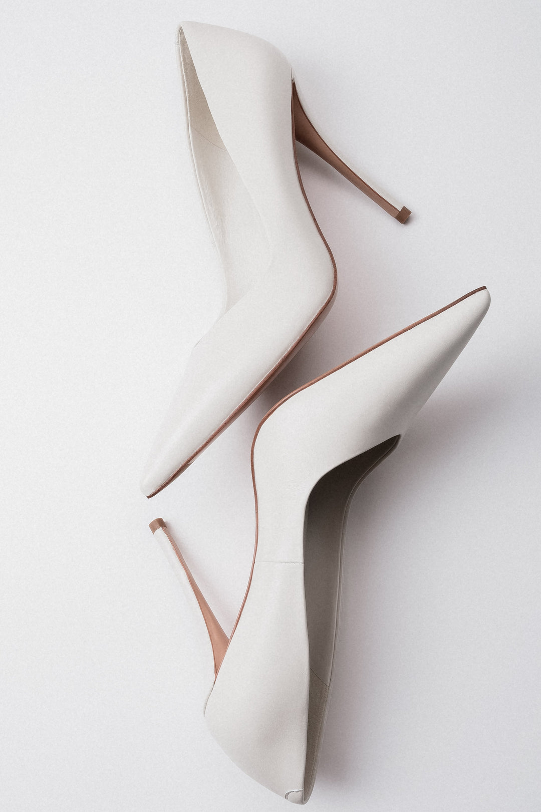 Women's White Leather Stiletto High Heels with Pointed Toe Estro ER00119251.