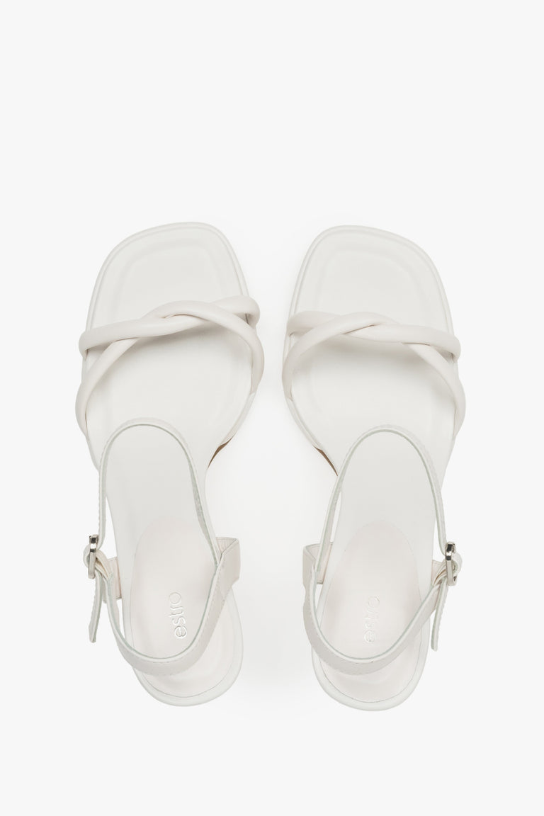 Estro women’s stiletto sandals, white, leather, with thin straps.