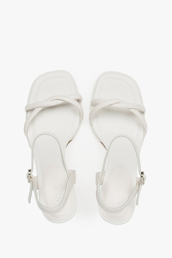 Estro women’s stiletto sandals, white, leather, with thin straps.