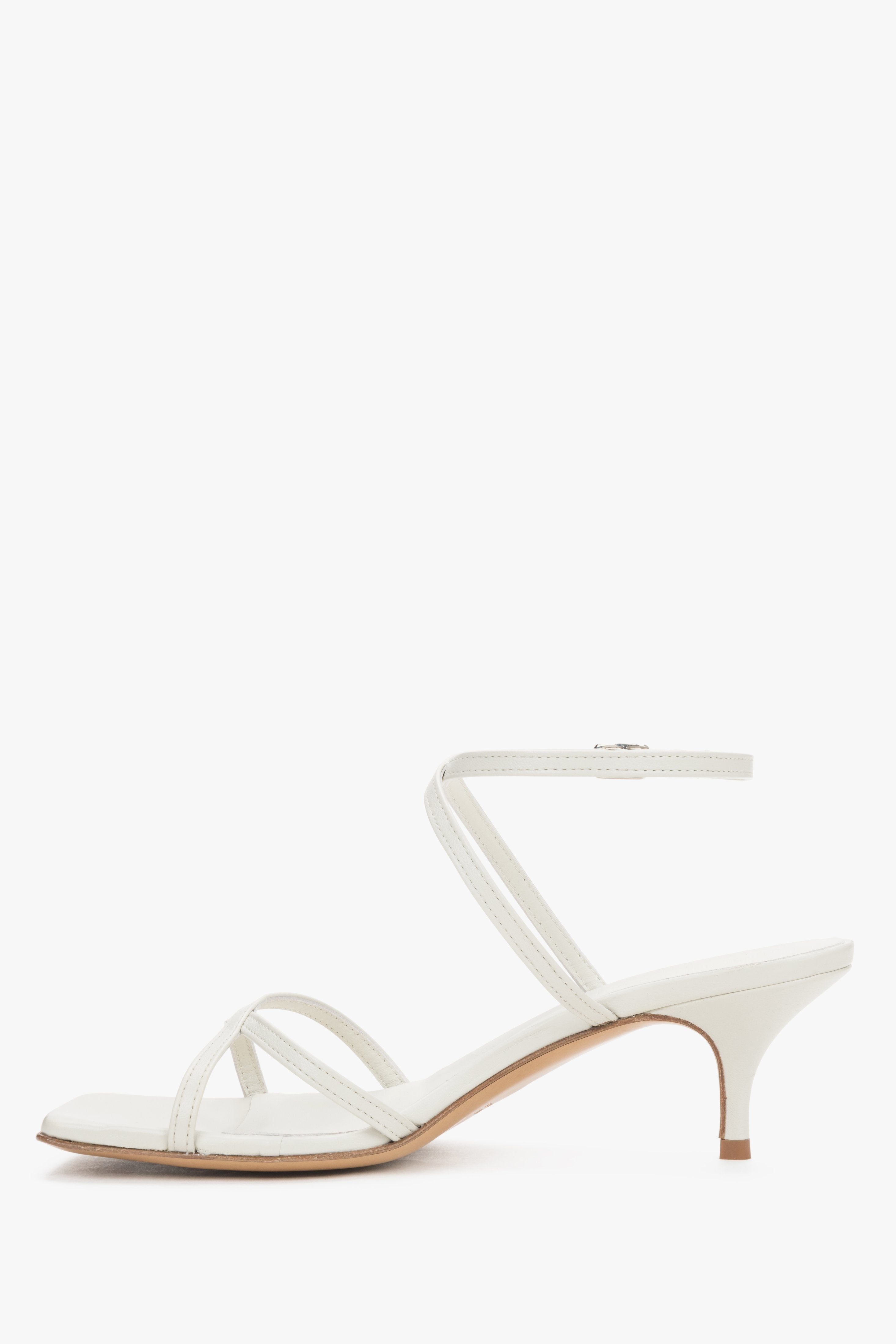 Sophisticated white bridal sandals in Italian leather, handcrafted by Guglielmo Rotta.