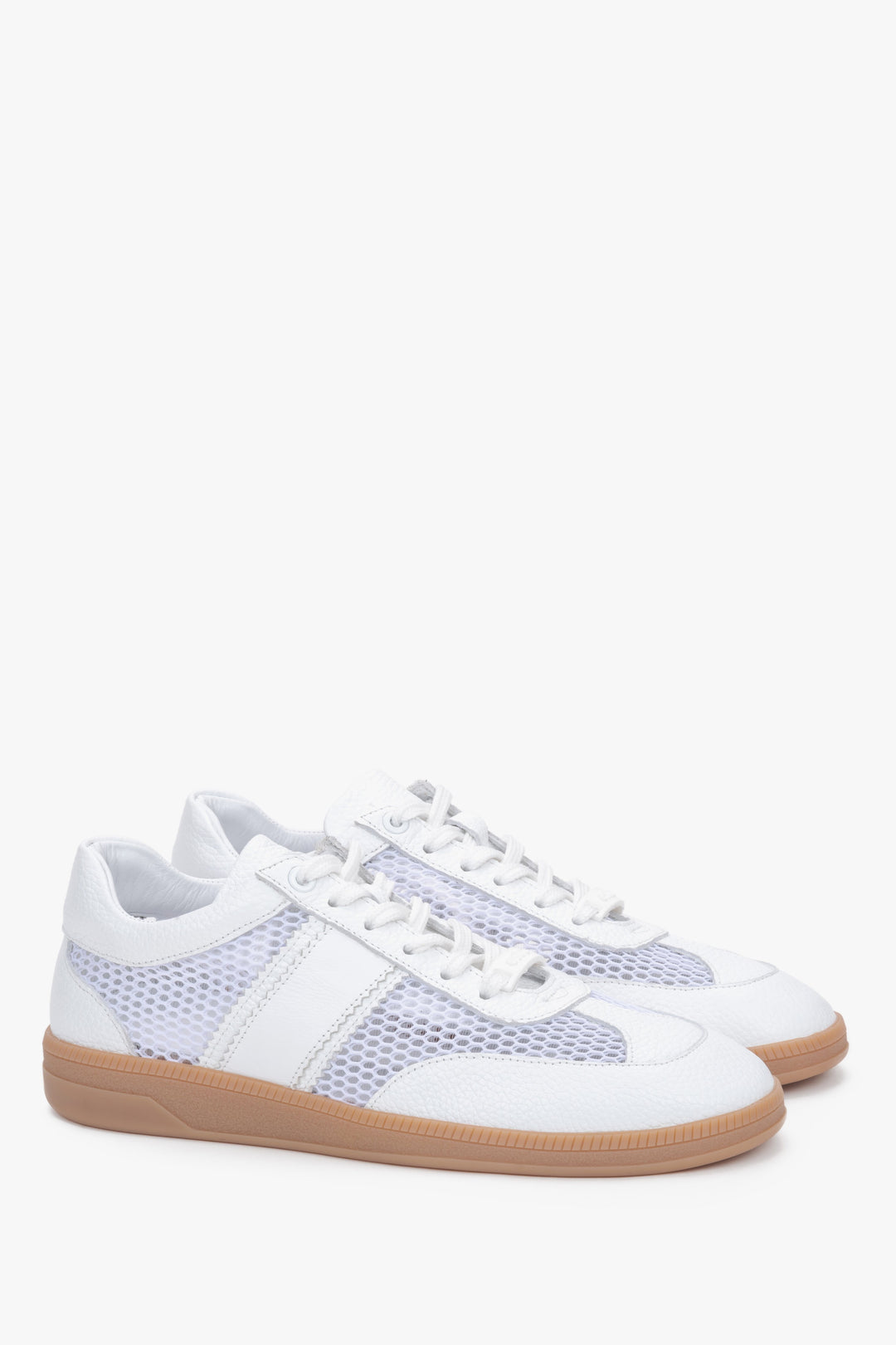 White low-top sneakers with mesh and leather Estro.