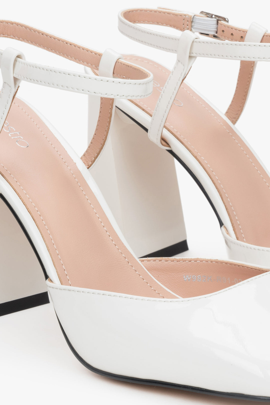 Women’s white block heel sandals in patent leather by Estro – detail close-up.