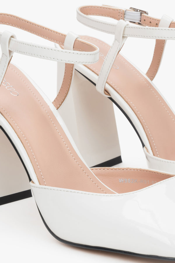 Women’s white block heel sandals in patent leather by Estro – detail close-up.