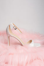 Women’s White Patent Leather Sandals with High Heel Estro ER00116967.