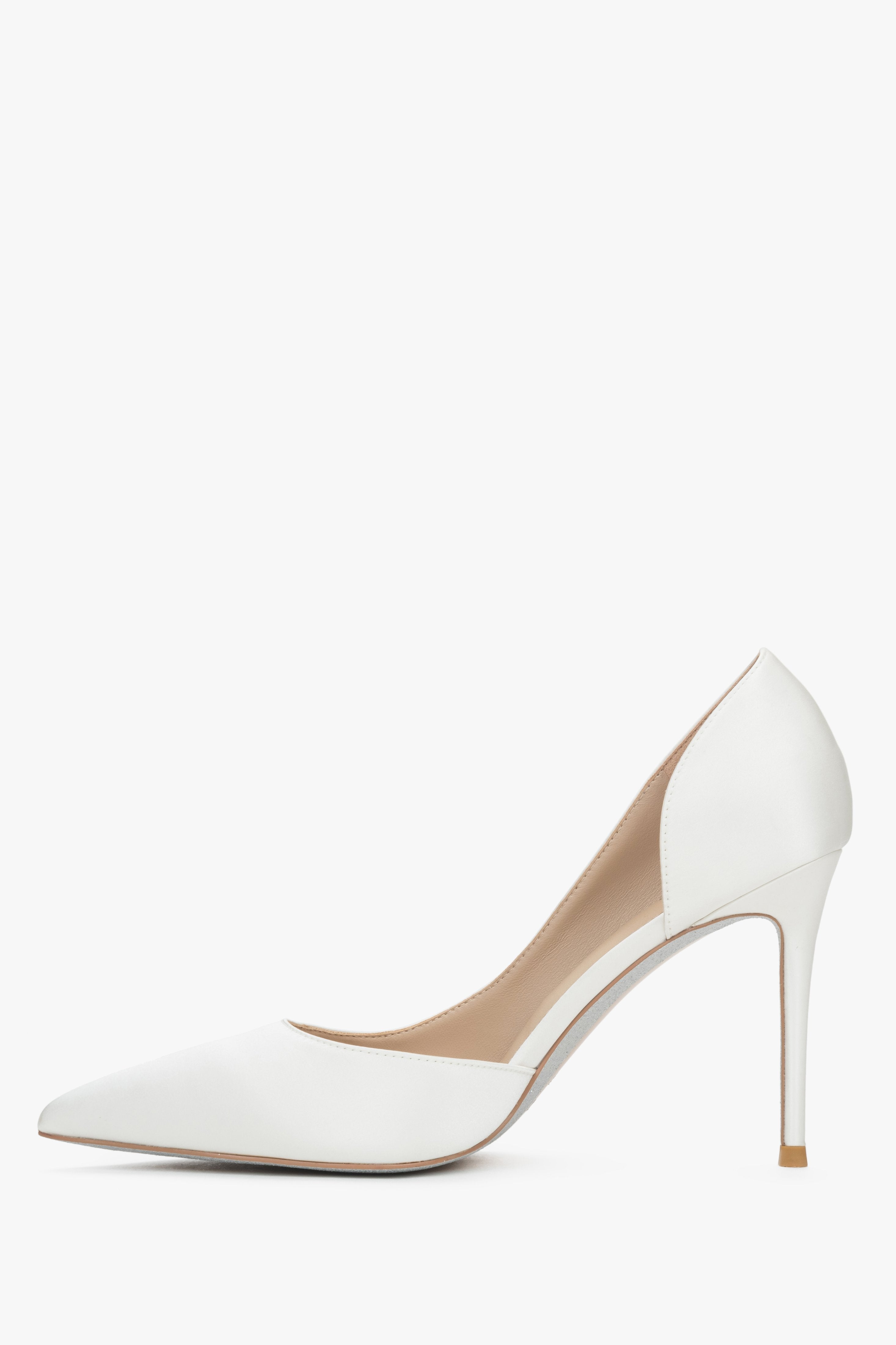 Women’s white pointed-toe stiletto heels with a satin finish by Estro – side view.