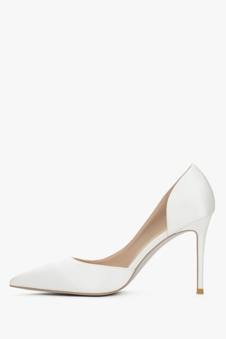 Women’s white pointed-toe stiletto heels with a satin finish by Estro – side view.