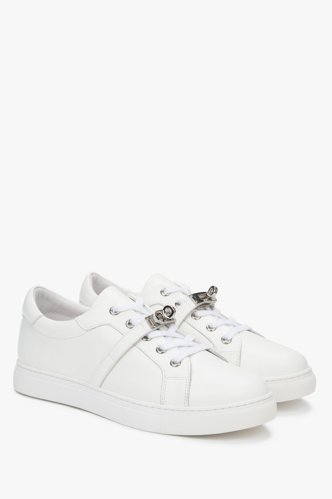 Estro Women's Low-Top Sneakers in White Premium Leather.