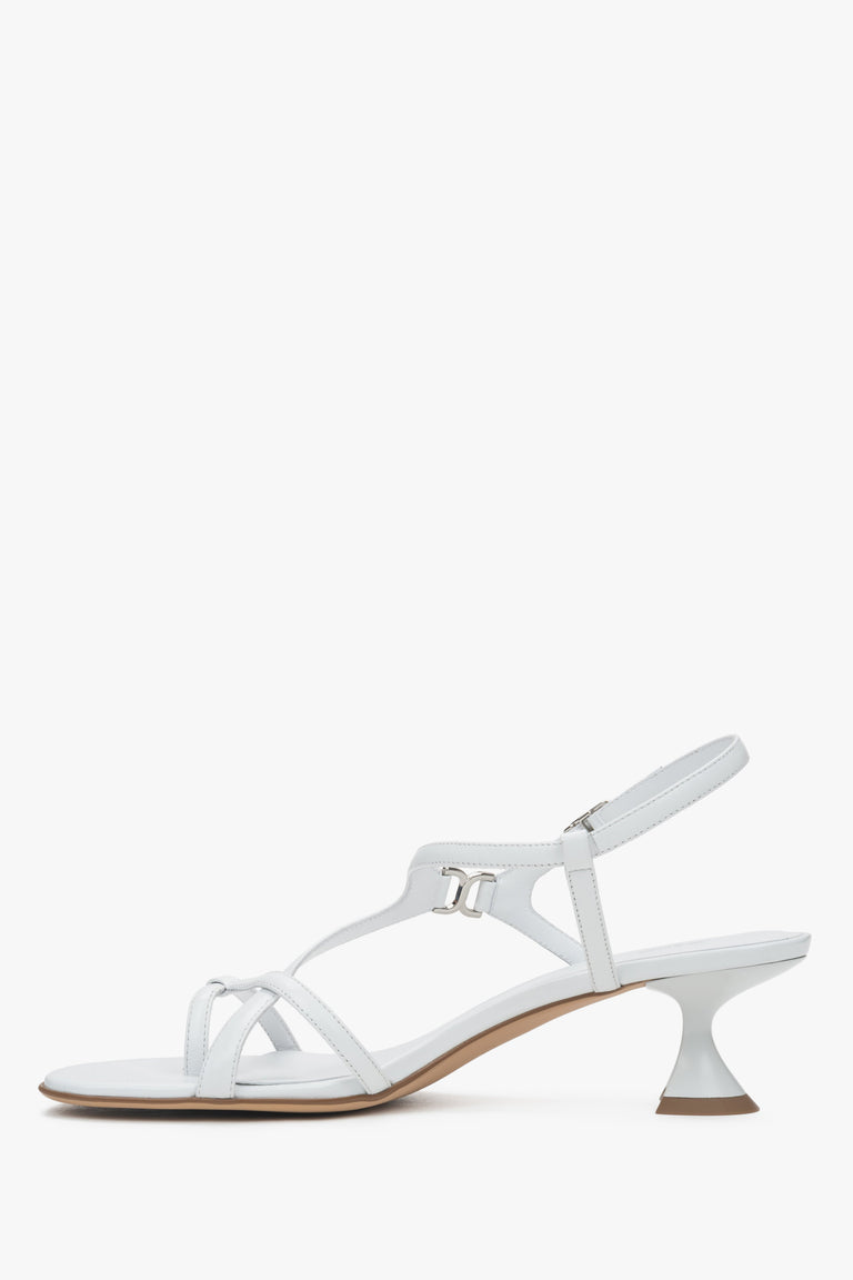 Women’s white sandals with a funnel heel and woven straps Estro.